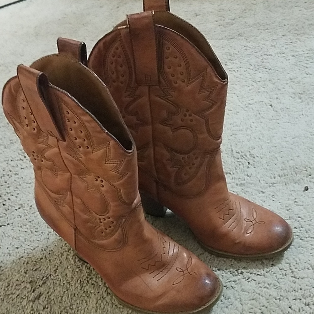MIA girl boots size 8.5